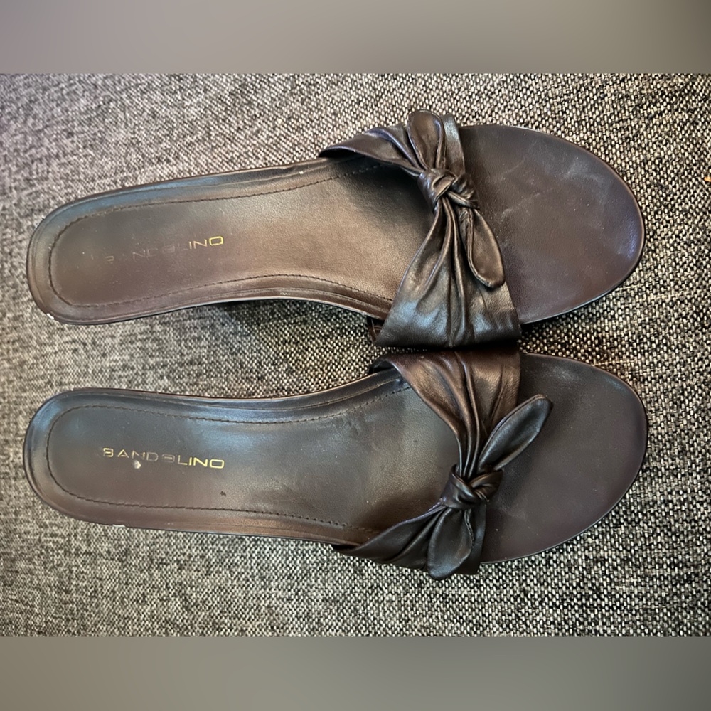 Brown sz 9 Bandolino wedge shoes with cute bow